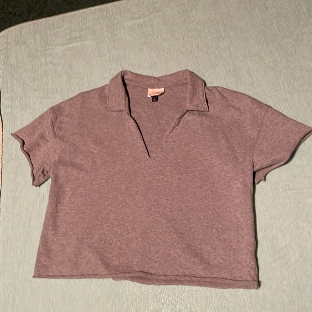 Universal Thread Size XL women’s gray collared v-neck top w rolled hem/sleeves
